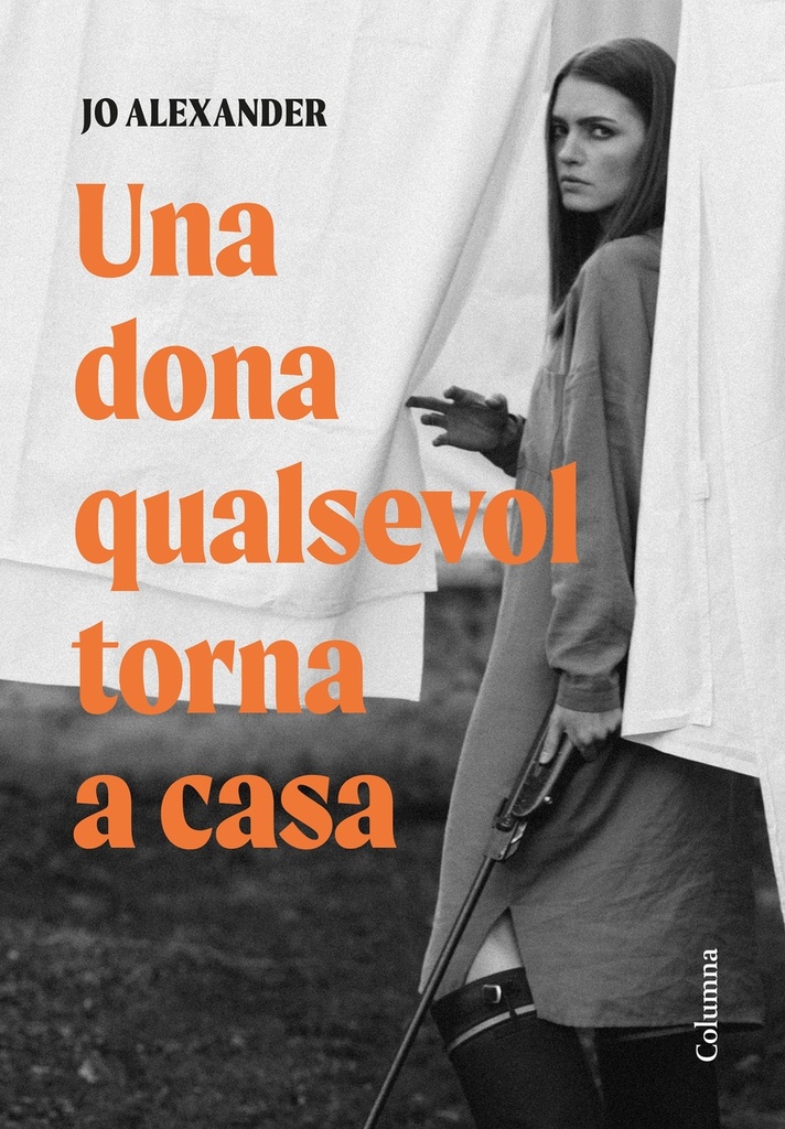 Una dona qualsevol torna a casa